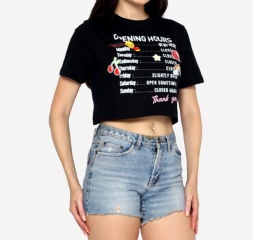 Jisoo –  Cropped T-shirt