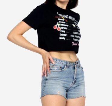 Jisoo –  Cropped T-shirt