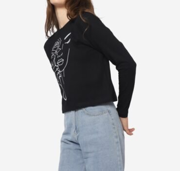 Cassandra –  Cropped T-shirt