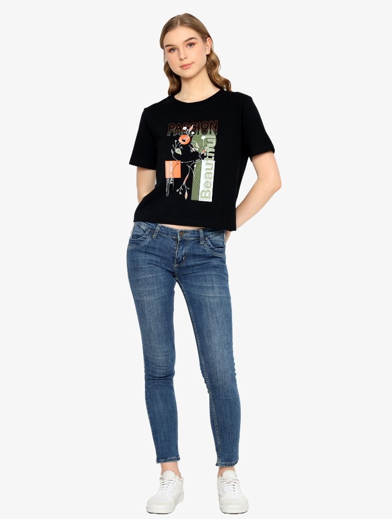 Rohini -  Cropped T-shirt